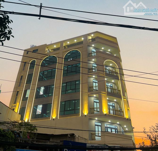 CHO THUÊ TÒA NHÀ VĂN PHÒNG MT TÂN HÒA ĐÔNG 7x35m 1 TRỆT 7LẦU THANG MÁY