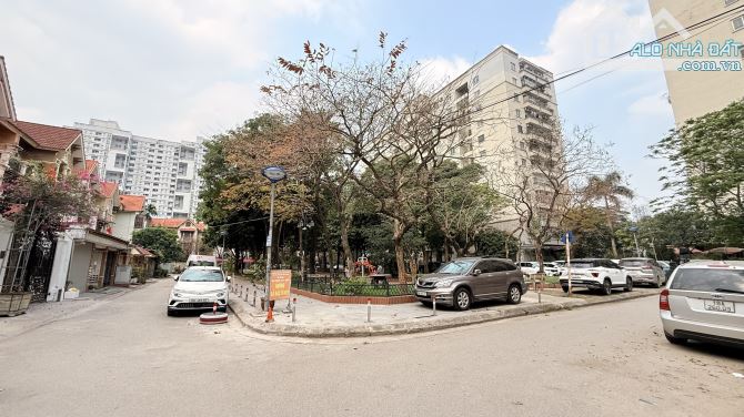 CHÍNH CHỦ CHO THUÊ BIỆT THỰ KĐT MỸ ĐÌNH - VIEW VƯỜN HOA. 180m2 - 45TRIỆU/THANG