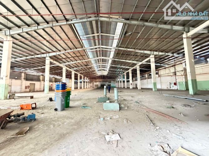 Cho thuê MB kinh doanh Kho chứa hàng 4300m2 MT Ql1A Gần 2 KCN lớn AMATA và Hố Nai