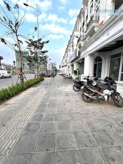 Nhà 5 tầng khu Louis, Đại Mỗ ( Mặt đường Lê Quang Đạo )