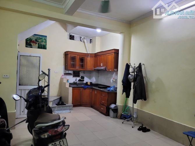 Cho thuê nhà riêng ngõ 73 Nguyễn Lương Bằng, Đống Đa DT 30m 4T 3PN 3VS