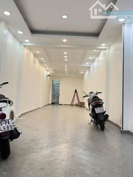 Cho thuê MB kinh doanh MT 222 Cách Mạng Tháng 8, P.10, Q.3
