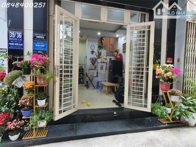Cho thuê nhà đẹp 1 trệt + 3 lầu phường Chánh Hưng, HCM, DT 31,5m2, giá 11tr/tháng