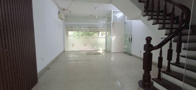 Cho thuê liền kề Đồng Me, Mễ Trì 90m2, 5 tầng, 1 tum, oto đỗ tránh