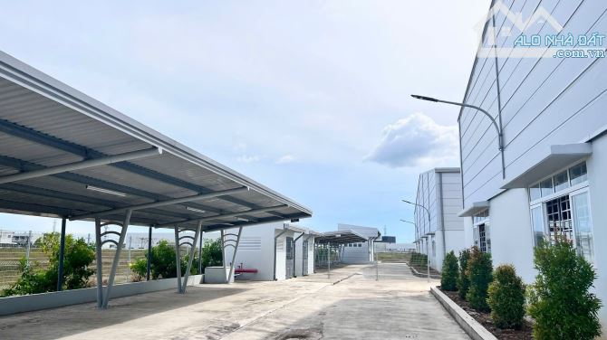 Cho Thuê Xưởng SX Tại KCN CNC Trảng Bom Đồng Nai. Diện Tích SD 6000m2. Giá thuê chỉ 3$ /m2