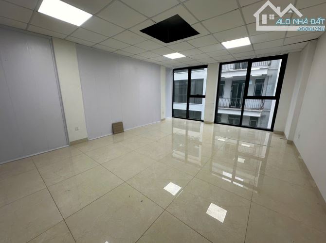 Cho thuê văn phòng Thanh liệt- KIm Giang, diện tích khoảng 40 m2 trong toà nhà vp 8 tầng