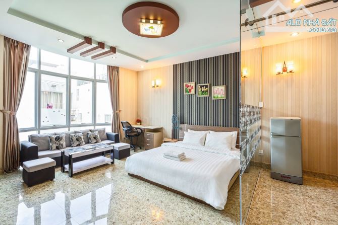 Cho thuê căn hộ Quận 1 - full nội thất, cửa sổ lớn