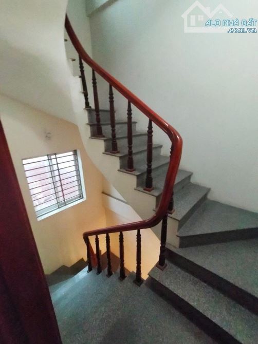 Cho thuê nhà 6 tầng Ngõ 381 Nguyễn Khang, Yên Hòa, Cầu Giấy DT 30m 6T 3 PN 14 triệu