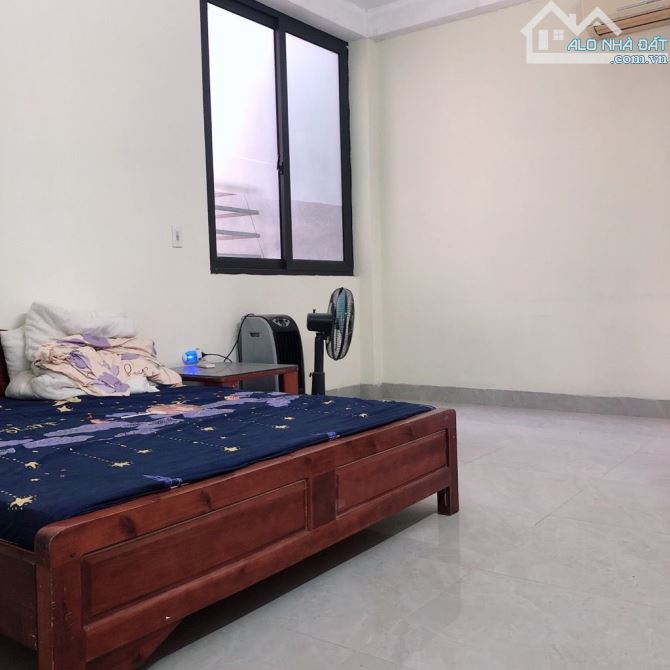 Chính chủ cho thuê phòng trọ thang máy. Nhà mới tinh. Chỉ từ 1,7tr ở Lạc Long Quân. Xuân L