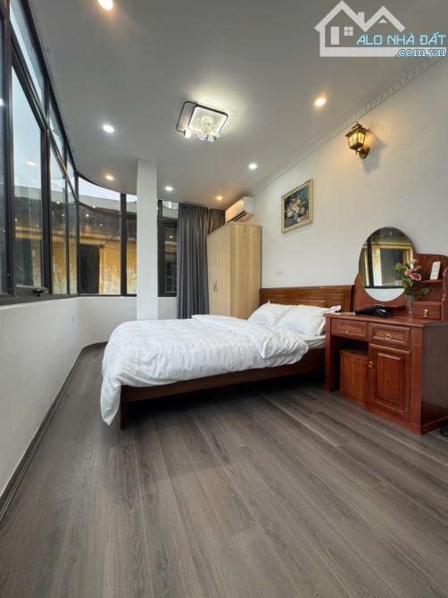 Toà Nhà Víp số 68 Đoàn Thị Điểm - Văn Miếu full nội thất nhập khẩu xin sò view ban công