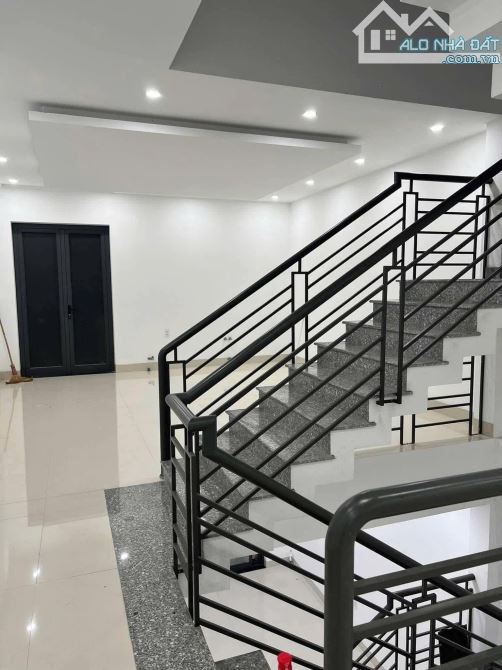 CHO THUÊ MẶT BẰNG KINH DOANH 4 TẦNG - MẶT TIỀN TỈNH LỘ 10