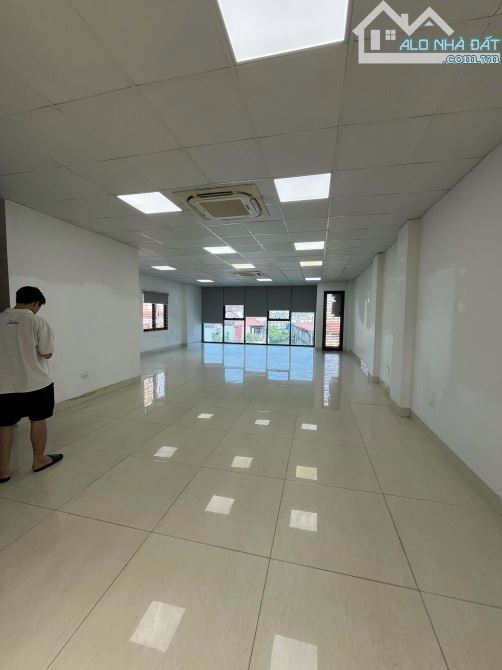 Cho thuê văn phòng 120 m2 tại Triều Khúc- Nguyễn Trãi, Giá chỉ 13.5 tr/tháng, Giá rẻ thuê