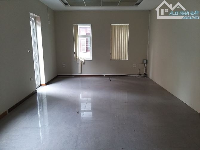 Cho thuê nhà Đỗ Quang, 50m2, 7 tầng làm văn phòng, trung tâm