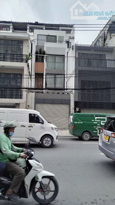 CHO THUÊ NHÀ MT ĐINH BỘ LĨNH, BT, 5X23M, 4 TẦNG NHÀ MỚI, GIÁ 45TR/THÁNG (TL)