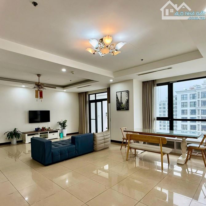 Cho thuê chung cư Vinhomes Royal City - Các căn 2 ngủ, 3 ngủ