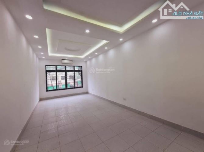 Cho thuê nhà ở liền kề Hàm Nghi 90m2, 5 tầng, thông sàn, thang máy, KD tốt.