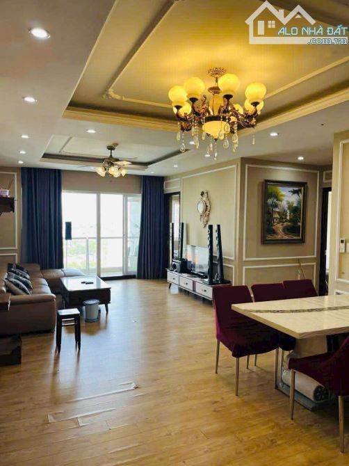 Cho thuê chung cư Dic phoenix 3PN full nội thất view hồ