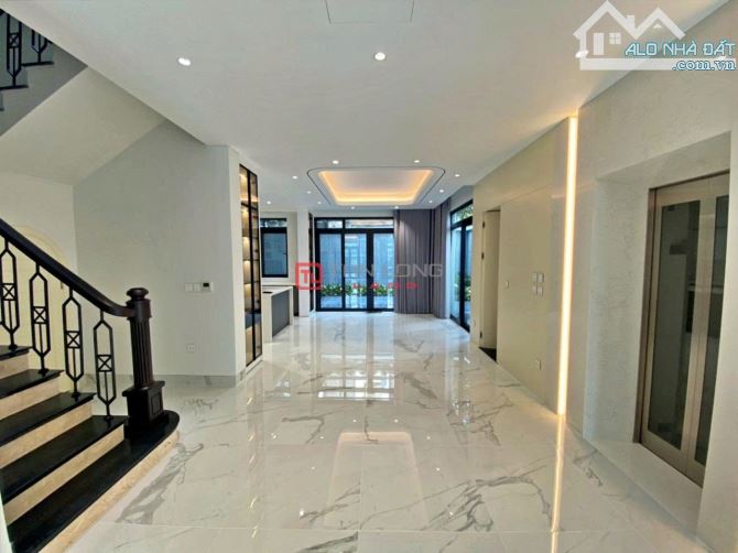 CHO THUÊ BIỆT THỰ CAO CẤP KĐT CIPUTRA-DT 200M-3T-HIỆN ĐẠI-VỊ TRÍ KIM CƯƠNG-ĐẲNG CẤP SỐNG