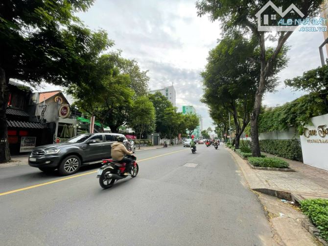 Bán Biệt thự mặt tiền đường Trần Quốc Thảo, P Võ Thị Sáu, Q3 - 15x40m - 6L - giá 350 tỷ