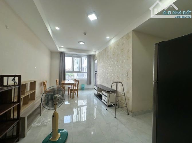 Cho thuê căn hộ full nội thất, 2 phòng ngủ, 2wc, mặt tiền Bến Bình Đông, P11Q8