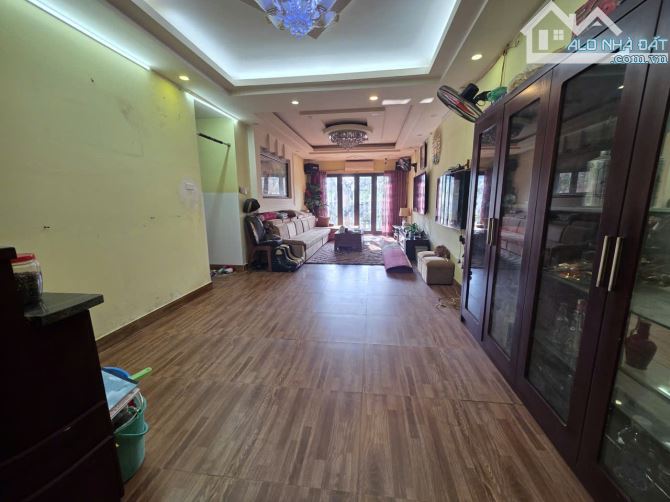 CHO THUÊ CHUNG CƯ CT18 HAPPY HOUSE GARDEN VIỆT HƯNG - LONG BIÊN-GIÁ 10TR/TH