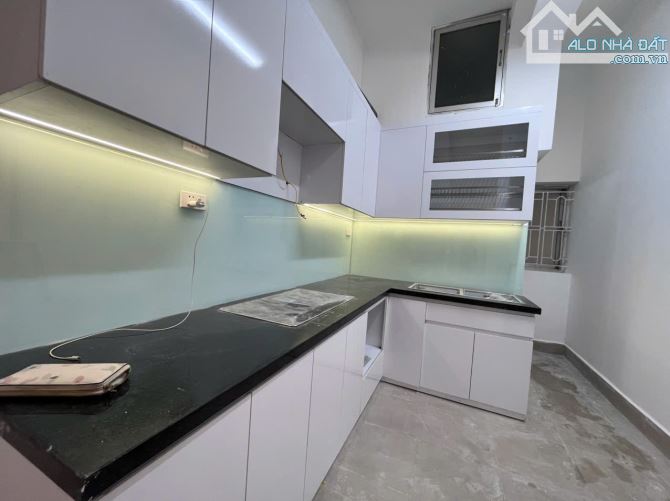 CHO THUÊ NHÀ NGUYÊN CĂN VỆ HỒ – TÂY HỒ, HÀ NỘI 25M 6 Tầng 3 PN 13 triệu