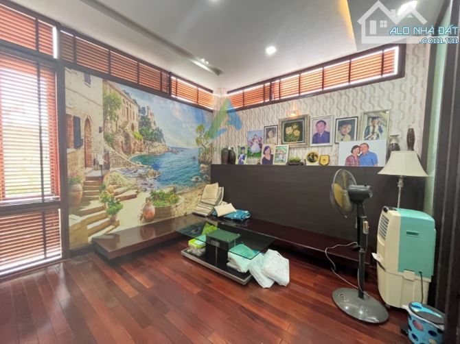 CHO THUÊ BIỆT THỰ ĐƯỜNG GIANG VĂN MINH - 225 M² - 5 PN - GIÁ 67.500.000 đ