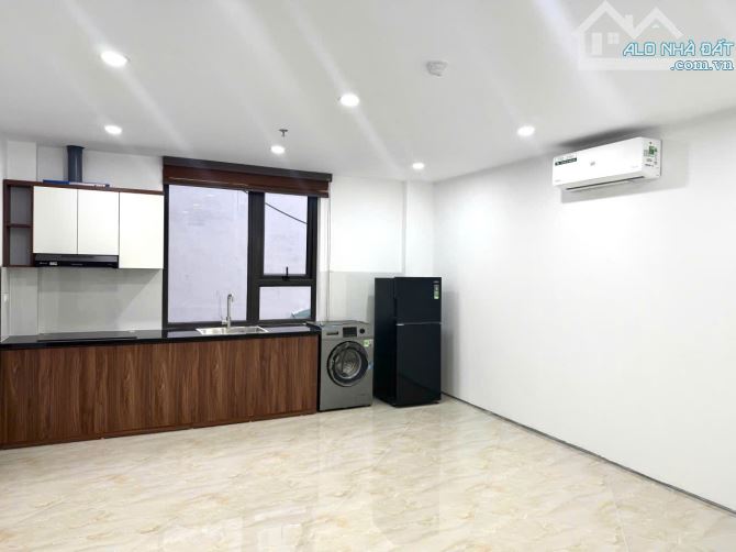 Cho Thuê CCMN 201 Lĩnh Nam Hoàng Mai 70m2 2N1K Ban Công Cửa Sổ Giặt Riêng Thang Máy