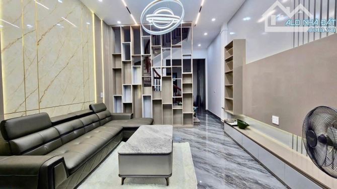 Cho thuê nhà 3 tầng khả lễ dt 74m mt 4.5m 5 ngủ giá 18trieu /1 tháng