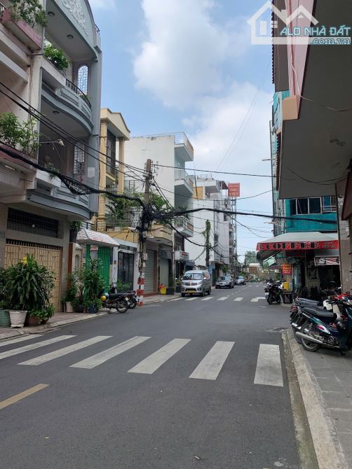 Cho thuê Building VP, Cộng Hoà. Tân Bình. DT: 5x19, Hầm, 7 tầng - 60tr