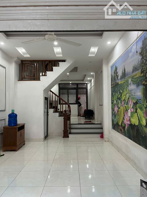 Cho thuê nhà Vũ Tông Phan, Thanh Xuân, HN ô tô qua nhà