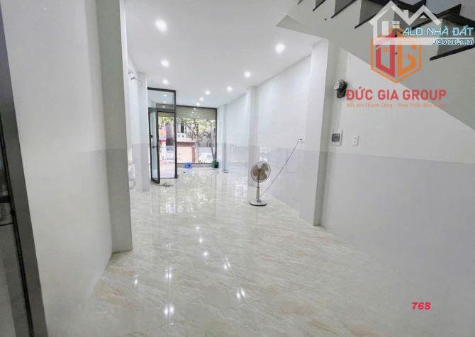 Cho thuê MB đẹp MT Hưng Đạo Vương, kế bên CV Biên Hùng chỉ 8tr