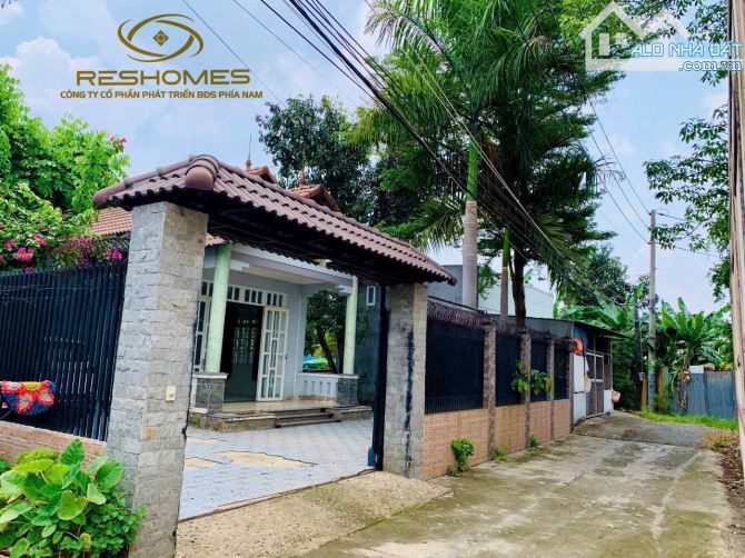 Cho thuê biệt thự mái thái, gần trường tiểu học Tân Phong, sân 3 oto chỉ 7tr