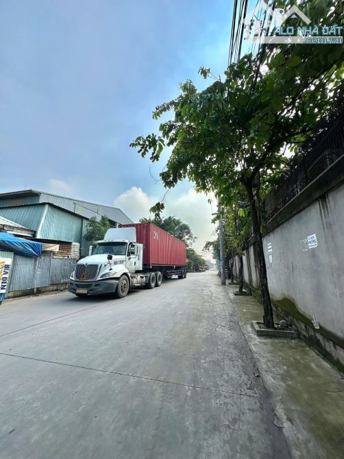 Cho thuê xưởng bắc sơn trảng bom 5400m2 chỉ 210 triệu có pccc và bình điện