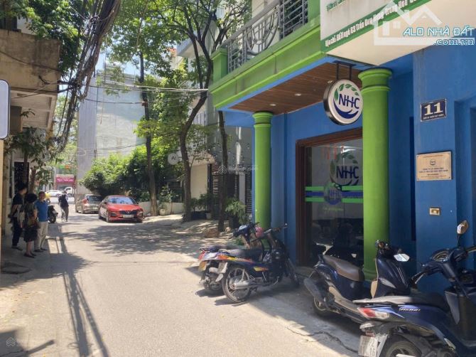 Cho Thuê Nhà Trần Duy Hưng 70M² 4 Tầng 7 Ngủ - Nội Thất Xịn - Ô Tô Đỗ Cửa