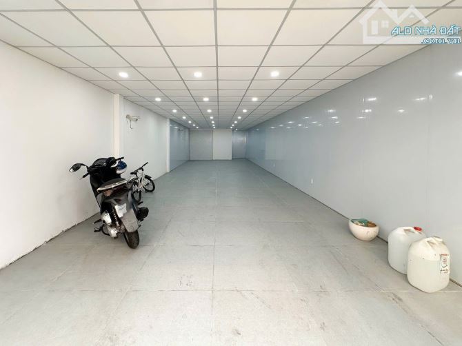 Cho thuê hẻm 7m Cộng Hoà, DT: 5x20, xây 2 tầng (200m2). Giá 21.5tr