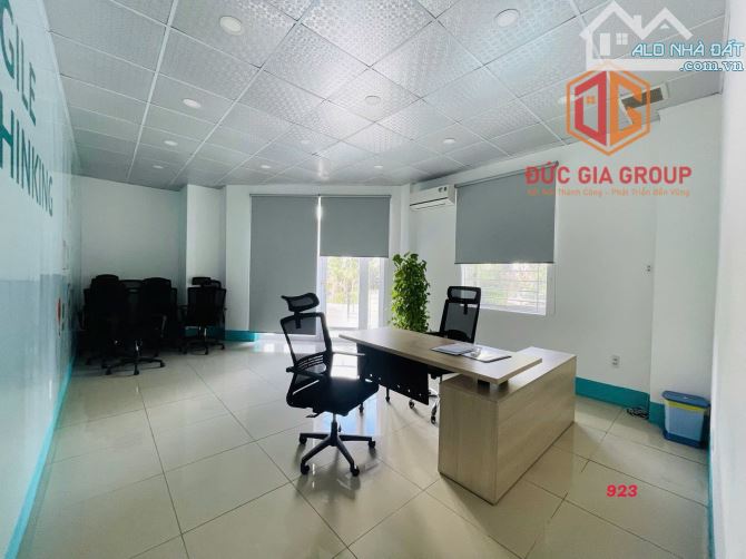 Cho thuê cặp góc mặt tiền đường N1 khu D2D Võ Thị Sáu 1T2l 220m2