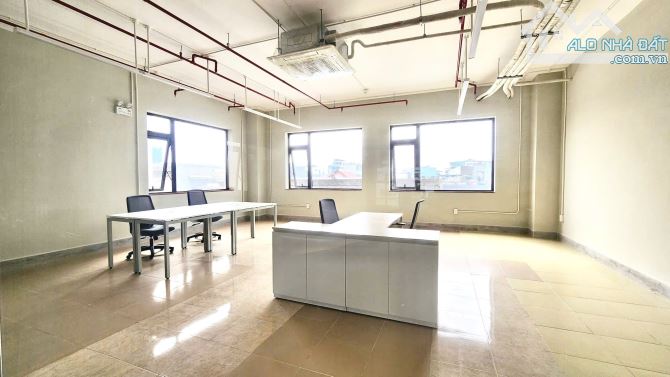 Cho thuê văn phòng trọn gói 47m² cho 10 người giá 18,6 triệu, đã bao gồm VAT