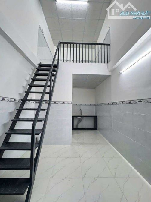 Cho thuê phòng trọ mới xây có máy lạnh gần đại học FPT 2,7 triệu