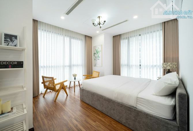 🌟 CHO THUÊ CĂN HỘ CAO CẤP ROYAL CITY – 3 PHÒNG NGỦ SÁNG – VIEW BỂ BƠI 🌟
