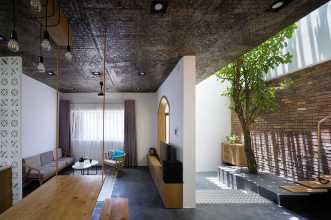 Chỉ 49m² nhưng "xanh, sáng, đẹp, sang", ngôi nhà ở Sơn Trà này khiến báo Tây tấm tắc