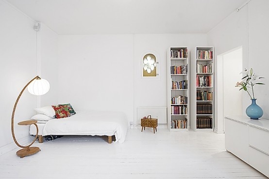 Căn hộ 39m2 méo mó vẫn rộng thênh thang nhờ sử dụng tông màu trắng
