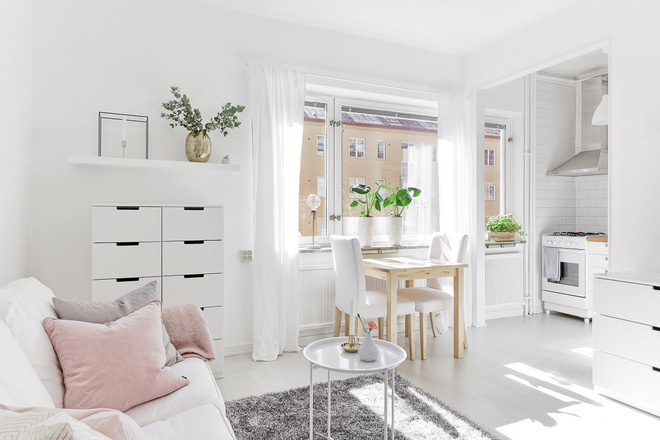 Chỉ 28m² nhưng căn hộ màu trắng này vừa đẹp không tì vết
