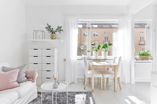 Chỉ 28m² nhưng căn hộ màu trắng này vừa đẹp không tì vết