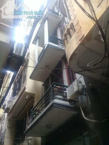 Bán nhà ở ngõ đườngTrường Chinh ,Đóng Đa, nhà khung bê tông 5 tầng một tum