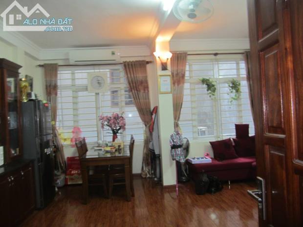 Bán nhà ở mặt phố Đội Cấn, Ba Đình,KINH DOANH tốt, giá 8,9 tỷ - 4