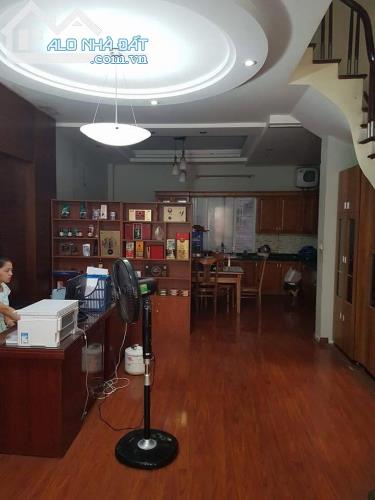 Bán nhà ở Phố Đội Cấn, Ba Đình,  30m2, đc xây6 tầng, giá chỉ 9,5 tỷ. MT 3,1m - 2