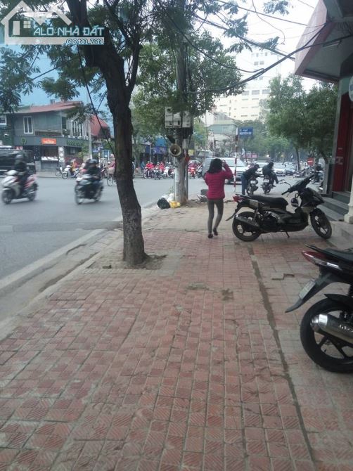 Bán tòa nhà 8 tầng rất đẹp MP Nguyễn Biểu, Quán Thánh, Ba Đình. DT 120m2, MT 6,5m,có 63 ty - 1