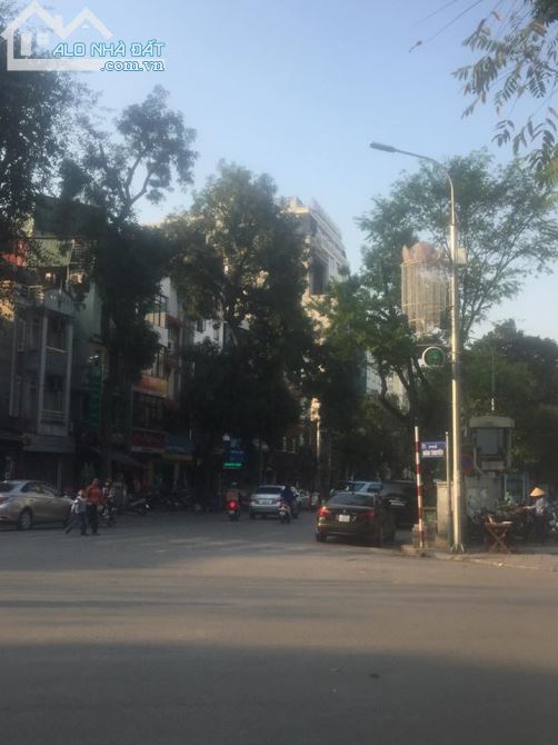 Bán gấp nhà mặt phố số 61 Phan Chu Trinh, 130m2, mặt tiền 9.5m, 3 mặt thoáng Giá có 95 tỷ - 1