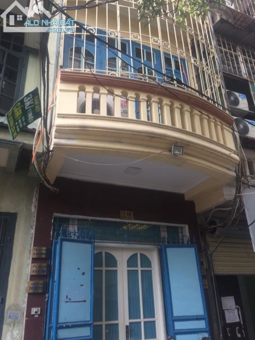 Cần bán gấp nhà mới, đẹp Pháo Đài Láng, 45m2, 5 tầng, giá 5,2 tỷ.